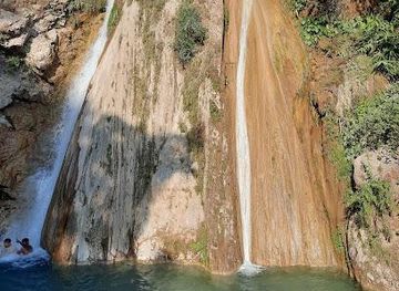 india/rishikesh/attraction/neergarh-waterfall-rd