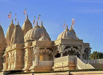 united-kingdom/london/landmark/baps-shri-swaminarayan-mandir-london