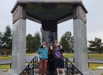 washington/renton/attraction/jimi-hendrix-memorial