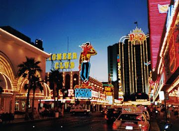 nevada/las-vegas/downtown-las-vegas/attraction/vegas-vic-famous-neon-cowboy-sign