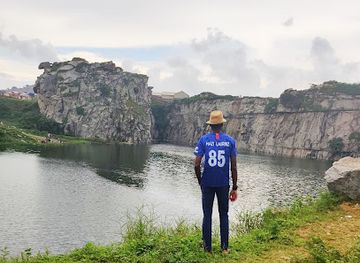 nigeria/abuja/attraction/crushed-mountain