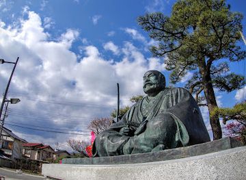 japan/yamanashi/attraction/shingen-takeda-statue