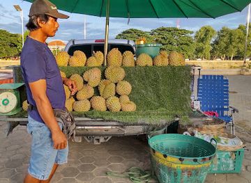 cambodia/battambang/attraction/central-fountain-square