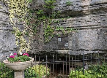 arkansas/eureka-springs/attraction/harding-spring