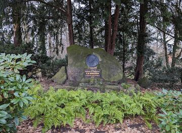 germany/dresden/attraction/konigsheim-denkmal-dem-begrunder-des-waldparkes-von-1888