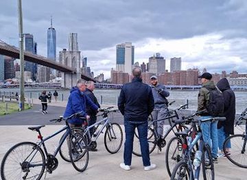 new-york/new-york-city/attraction/brooklyn-giro-bike-tours