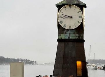 norway/oslo/attraction/aker-brygge-clock-tower