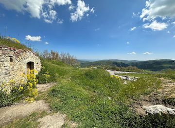 italy/basilicata/attraction/old-rustic-filled-houses-palmenti