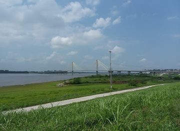 south-dakota/missouri-river/attraction/clark-bridge