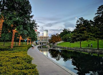 texas/the-woodlands/attraction/the-koi-garden