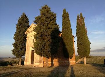 italy/siena/attraction/cipressi-di-san-quirico-d-orcia
