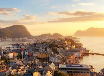 norway/alesund/attraction/alesund-adventure-sightseeing-bus