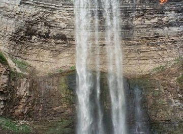 canada/eastern-ontario/attraction/devil-s-punchbowl-conservation-area