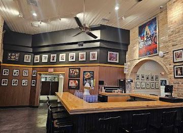 texas/austin/attraction/maggie-mae-s