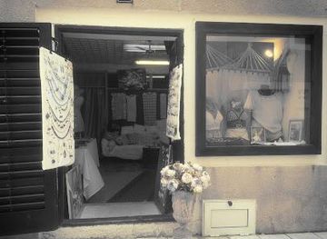 croatia/zadar/attraction/antique-laces-and-art-jewelry