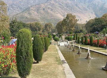 india/kashmir-valley/attraction/shah-kashmir-arts-emporium