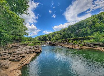 tennessee/appalachian-mountains/attraction/twin-falls