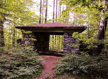 maine/sugarloaf-mountain/attraction/l-c-bates-museum