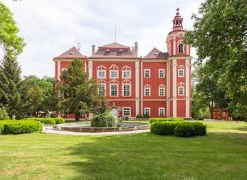 czechia/hradec-kralove/attraction/detenice-castle