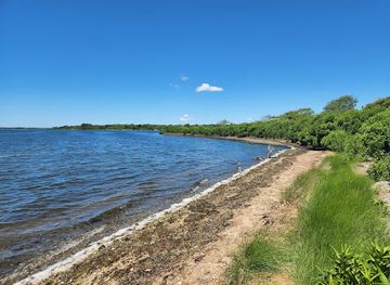 rhode-island/narragansett-bay/attraction/ninigret-national-wildlife-refuge