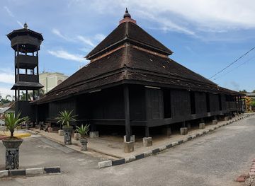 malaysia/kelantan/attraction/kampung-laut-mosque