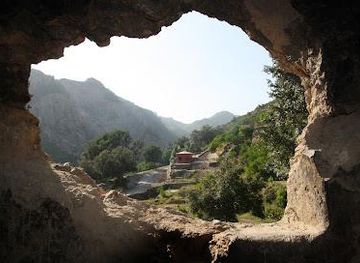 pakistan/murree/attraction/shah-allah-ditta-caves
