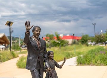 south-dakota/rapid-city/attraction/president-barack-obama-statue