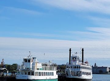 canada/kingston-and-the-islands/attraction/kingston-1000-islands-cruises-ticket-booth-and-dock