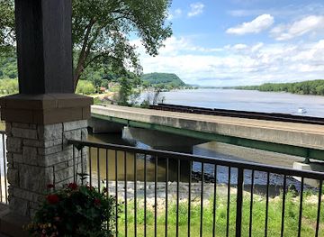 iowa/great-river-road/attraction/driftless-area-education-and-visitors-center