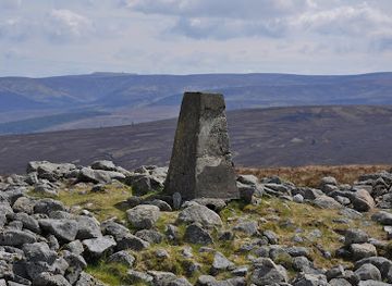 ireland/county-wicklow/attraction/church-mountain-passage-tomb-and-church