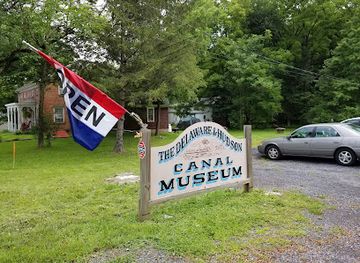 new-york/hudson/attraction/d-h-canal-historical