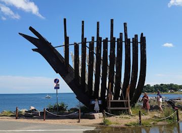 denmark/bornholm/attraction/the-swan-svanen