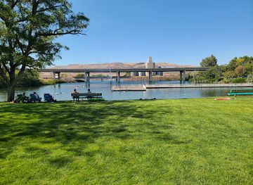 oregon/lake-county/attraction/earl-snell-memorial-park