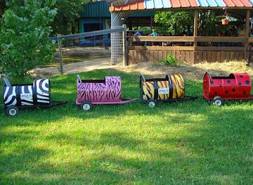 louisiana/shreveport/attraction/jubilee-zoo-petting-zoo-play-place