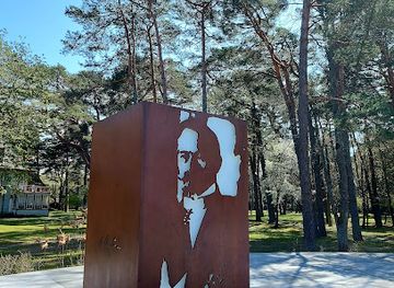 lithuania/palanga-beach/attraction/paminklas-a-smetonai