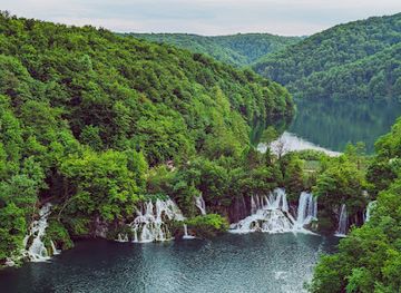 croatia/plitvice-lakes-national-park/attraction/yeti-cabin-plitvice-lakes