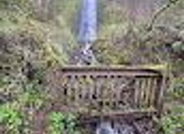 oregon/mount-hood-national-forest/attraction/huerta-falls