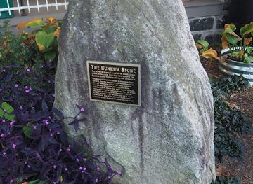 north-carolina/asheville/attraction/the-bunkum-stone