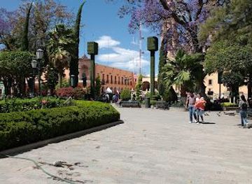 mexico/guanajuato/attraction/plaza-del-grande-hidalgo