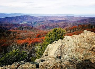 virginia/shenandoah-national-park/attraction/bearfence-viewpoint-trailhead