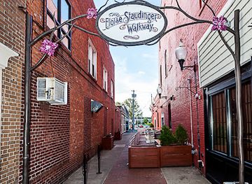 new-york/fire-island/attraction/eloise-staudinger-walkway-arch