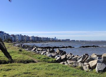 uruguay/montevideo/punta-carretas/attraction/muelle-faro-de-punta-carretas