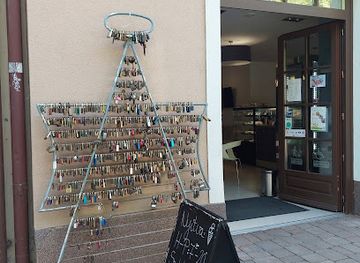 hungary/vac/attraction/szerelemlakat