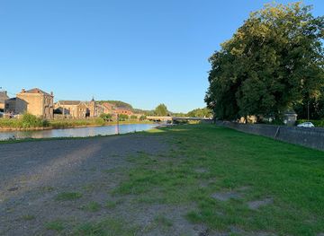 belgium/durbuy/attraction/la-plage-sur-l-ourthe-a-hotton