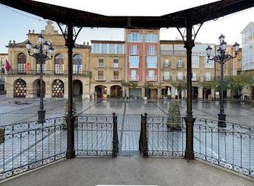 spain/la-rioja/attraction/templete-de-la-plaza-de-la-paz-haro-la-rioja