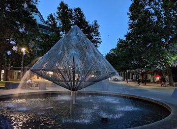 australia/canberra/manuka/attraction/canberra-times-fountain