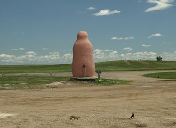 south-dakota/glacial-lakes-and-prairies/attraction/giant-prairie-dog-statue