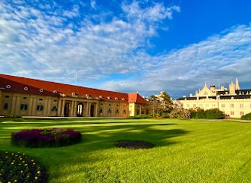 czechia/palava/attraction/castle-lednice