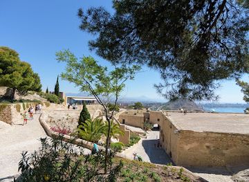 spain/alicante/attraction/patio-de-armas