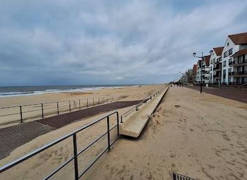 belgium/ostend-bruges-international-airport/attraction/de-haan-beach